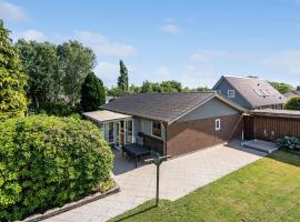 3 Bedroom Awesome Home In Tistrup，位于Tistrup的酒店