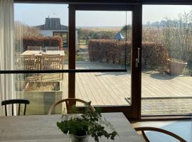Beach House With Sauna By Norsminde Harbour，位于Malling的酒店