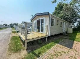 Lovely 8 Berth Caravan For Hire On Skipsea Sands Park In Yorkshire Ref 41197Wf