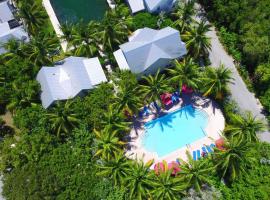 Tropical Seahorse at Coral Lagoon - Waterfront Villa w Resort Pool & 34' Dock，位于马拉松的酒店