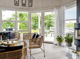 Family Cottage With Activities For All Ages，位于米泽尔法特的酒店