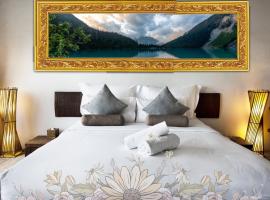 Hotel AMB Naysa Plaza Near IGI Airport，位于新德里德里英迪拉•甘地国际机场 - DEL附近的酒店