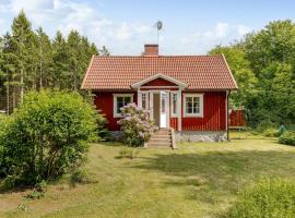 Holiday Home &Aring;kekvarn Sn&auml;rjet by Interhome，位于乌洛夫斯特伦的别墅