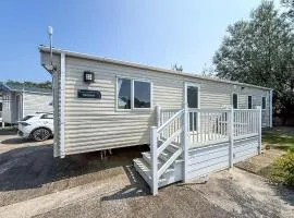 Lovely 8 Berth Caravan With Decking And Wifi In Yorkshire, Ref 71011Ic