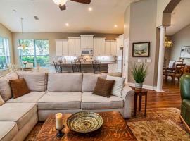 You're On Island Time in this 4 BR in Quiet Neighb，位于Sampson的酒店