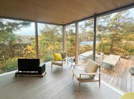 Architect-Designed Cabin With Fjordviews，位于里瑟尔的酒店