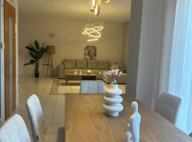 Casa Ansia Luxury Living 50m from the Beach，位于斯塔罗斯的酒店