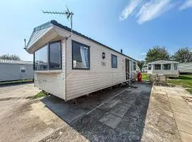 Homely Caravan At Sand Le Mere Holiday Park In Yorkshire Ref 71012M