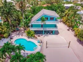 Sea Haven - Waterfront Pool Home, 35' Dock, Steps From Sombrero Beach