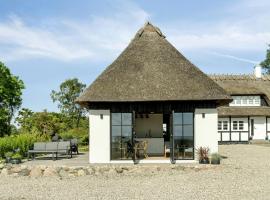 Enjoy Nature In A Thatched Annex From 1860，位于Frørup的酒店