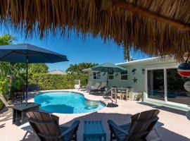 Tiki Time - Waterfront Pool Home, 65` Dock , Direct Ocean Access!，位于马拉松的酒店