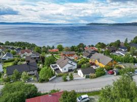 Appartment with garden，位于Malvik的酒店