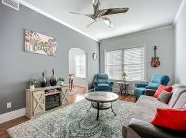 Cozy Quiet St Augustine Private Condo - 2bed, 1 bath, Sleeps 6, Steps to Historic St Augustine Center & All Tourist Attractions, Restaurants, Cafes, Backyard, Porch