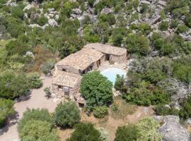 Bergerie avec piscine à 5m de Palombaggia - 6 couchages，位于维琪奥港的酒店
