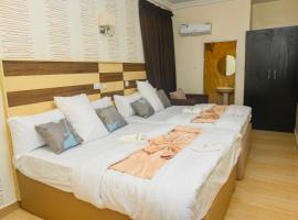 Proximus Hotel and Suites，位于奥韦里的酒店
