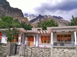 My lodge，位于Karimabad Hunza的酒店
