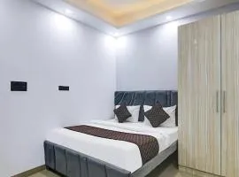 Hotel lovemoon stay- Delhi University' by green