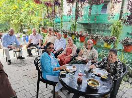 The Green View Homestay Siliguri in，位于西里古里的酒店
