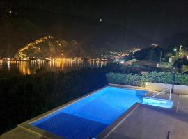 Luxury Kotor bay view Apartment，位于Muo的酒店