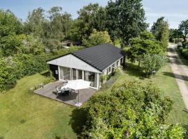 Presence And Coziness Close To The Beach，位于Gørlev的酒店