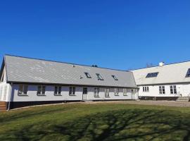 Tokkek&oslash;bgaard，位于赫斯霍尔姆的自助式住宿