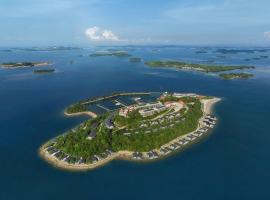 The Westin Nirup Island Resort & Spa，位于Belakangpadang的度假村