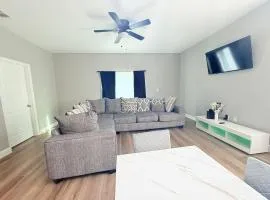 Luxurious Cottage Near Universal Studios
