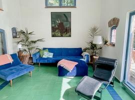 Charmning Cottage At The Edge Of The Uckermark，位于Grambow的酒店