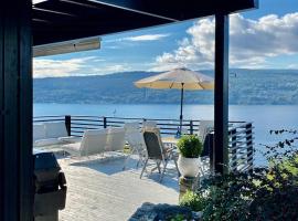 Charming Summer Cabin By The Oslofjord，位于德勒巴克的酒店