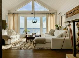 Modern Archipelago Island House With Private Beach，位于韦姆德的酒店