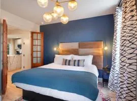 Luxury King Suite Full Kitchen 3rd Floor