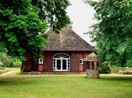 Historic Farmhouse Near The Schaalsee Lake