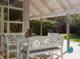 An Intimate Get-Away By The Sandvig Bay，位于哈泽斯莱乌的酒店