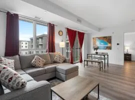 Peaceful 2BR Retreat with parking Situated 7 Mins to the Falls