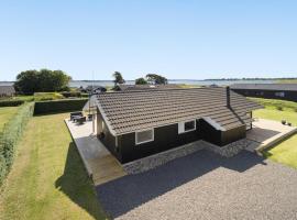 3 Bedroom Lovely Home In Jægerspris，位于Jægerspris的酒店