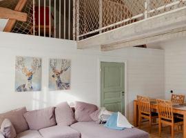 Magical Barn Near The Sea，位于Ytterby的酒店