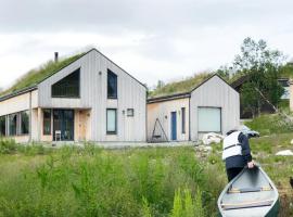 Beautiful Architecture By Vågslidvatnet Lake，位于Vågsli的酒店