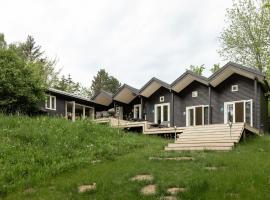 Architect-Designed Home With Outdoor Space，位于韩德斯泰德的酒店