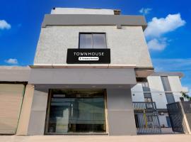Super Townhouse Adityapuram Gwalior，位于瓜廖尔的酒店