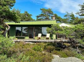 Modern Cabin With View Over Oslofjorden，位于格尔斯维克的酒店