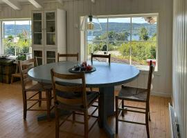Fjord Cabin With Sea View South Of Drøbak，位于德勒巴克的酒店