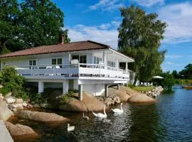 Cabin With Sunset Views And Private Dock
