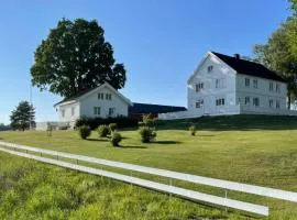 Cozy 2 bedroom house on a farm just outside Lillestrøm