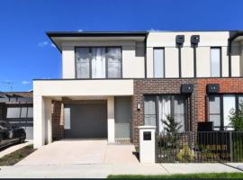 Casey Green Estate 3 bedrooms Narre Warren home，位于Narre Warren的酒店