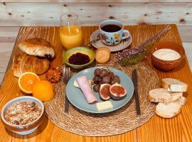 Hôtel L'Horizon - Restaurant La Fougassette，位于Saint-Symphorien-sur-Coise的酒店