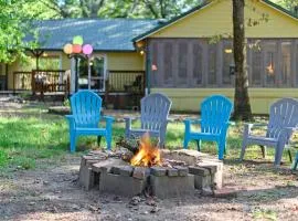 Welcome Home - Family friendly cottage gameroom firepit smores