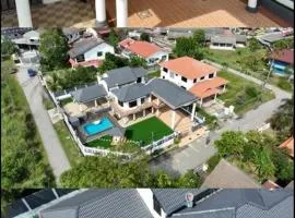Impress Villa Homestay