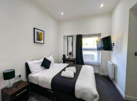 OYO Firs Lodge London Heathrow，位于豪士罗的民宿