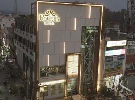 Hotel Raunak，位于Pinjaur的酒店