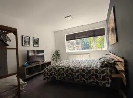 8 Riversdale King Size Room